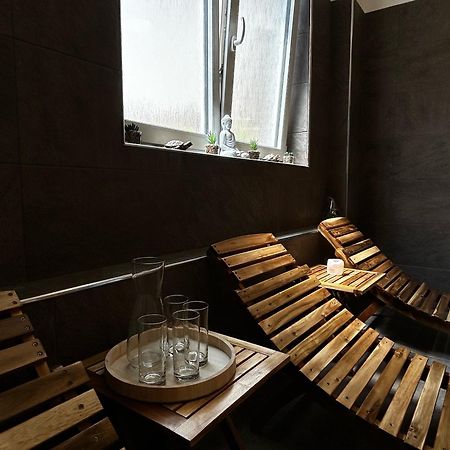 Arkada Hotel Bucovice Экстерьер фото