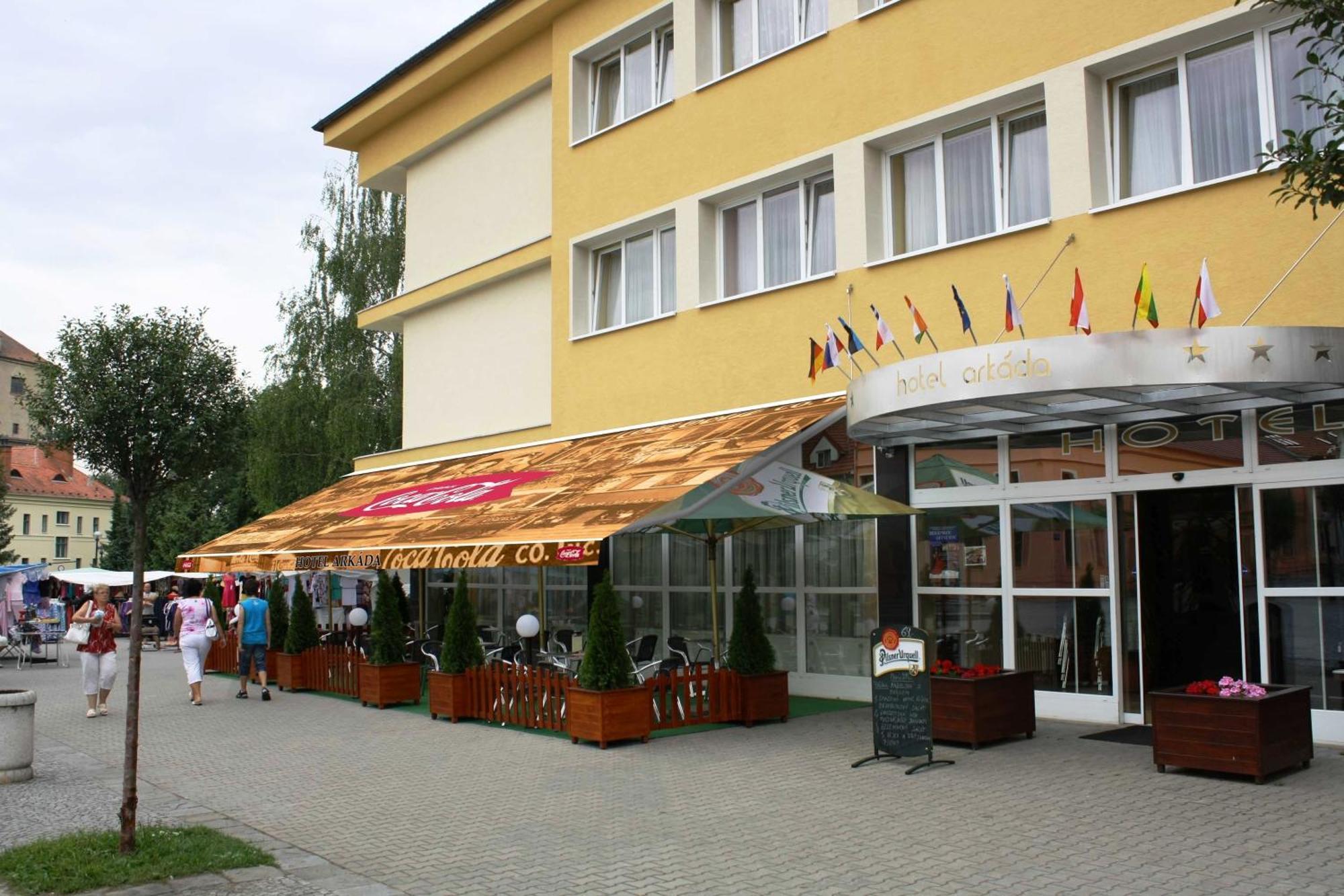 Arkada Hotel Bucovice Экстерьер фото