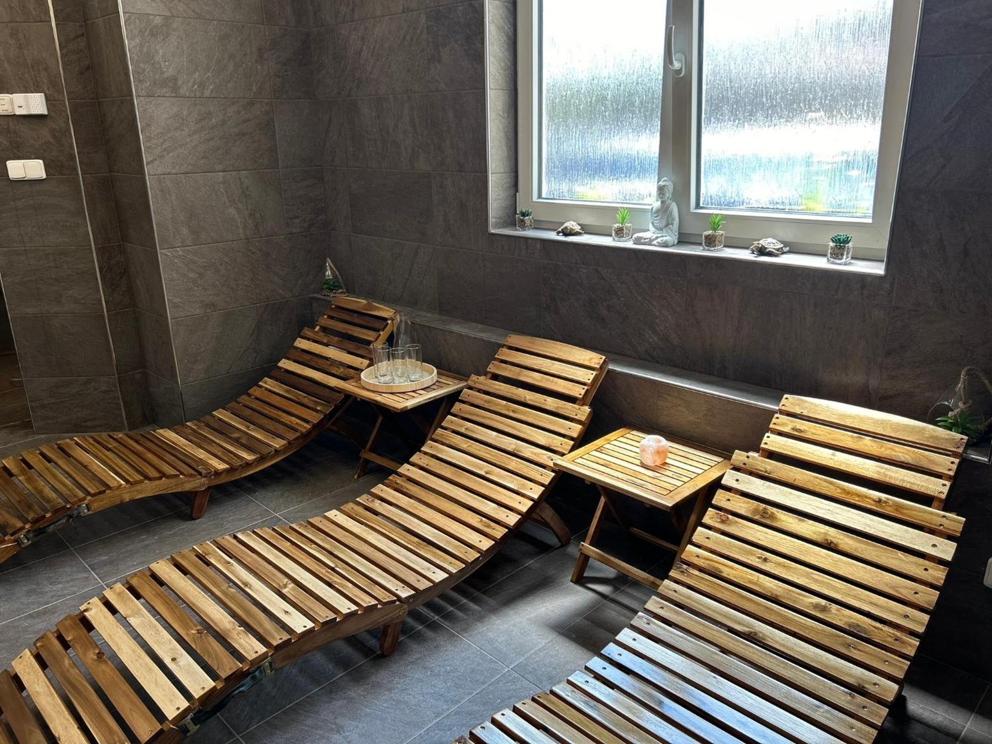 Arkada Hotel Bucovice Экстерьер фото
