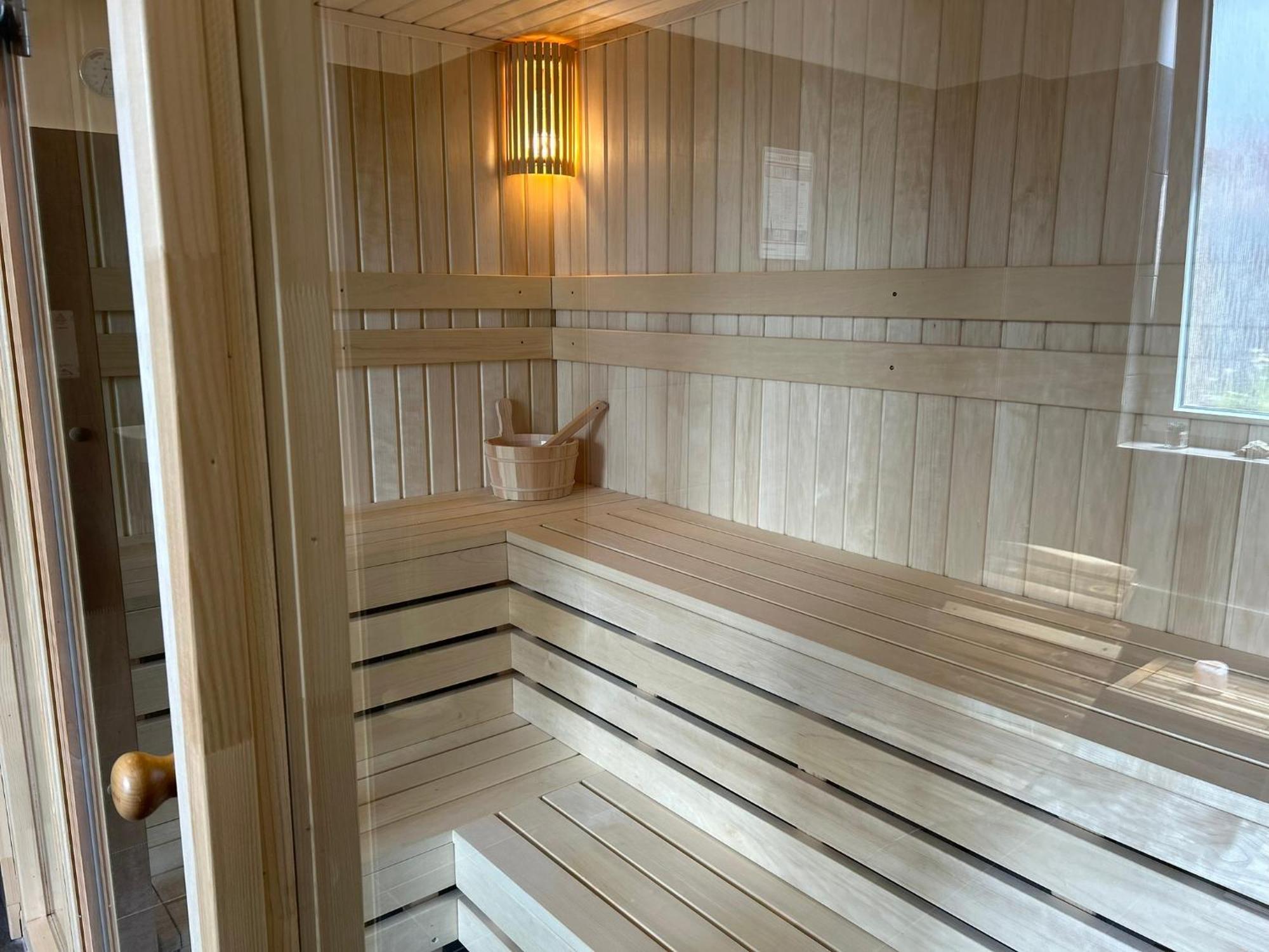 Arkada Hotel Bucovice Экстерьер фото